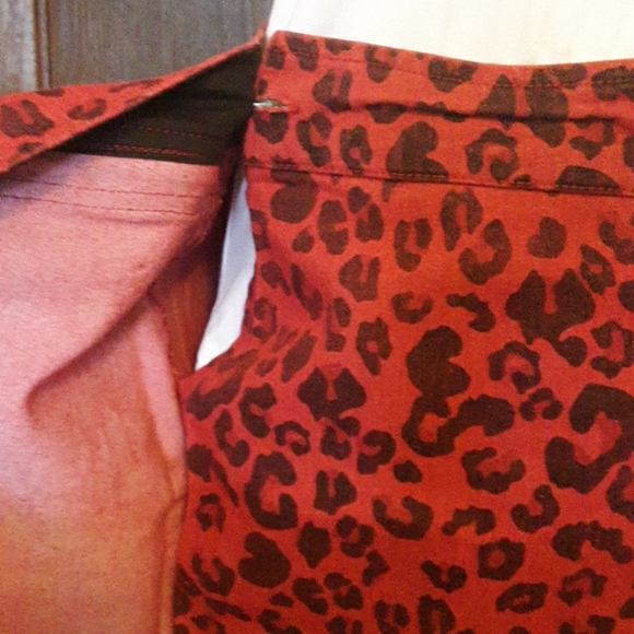 Iron Fist Red Flag Skirt❤🖤 - Picture 9 of 14